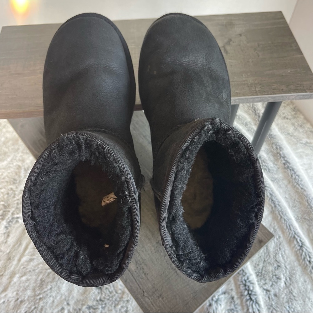 UGG Black Classic Mini II Boot Size 7.0 - Picture 4 of 13
